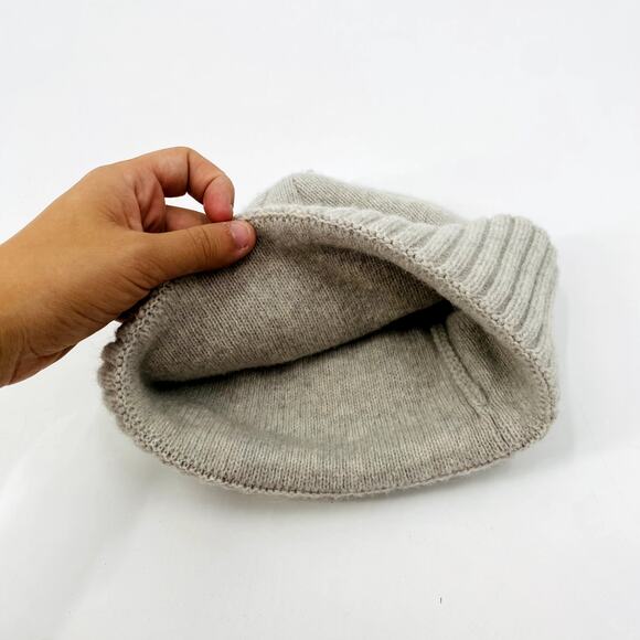 Patagonia light gray wool beanie cap - Picture 2 of 3